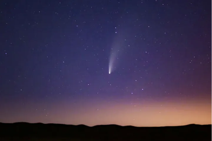 رصد ستاره دنباله‌داری که یک‌بار در عمرتان فرصت دیدن آن را دارید